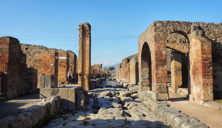 Pompeii Tour from Rome by Car: Luxury Experience