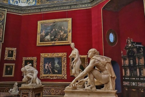 A Day in Florence: an Immersive Experience