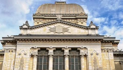 Admire Rome's Great Synagogue, icon of the Jewish community's reintegration into the city