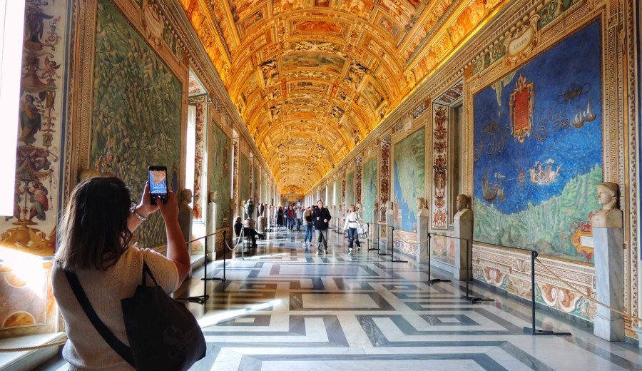 Private Breakfast at the Vatican with Sistine Chapel & St Peter's Basilica Tour