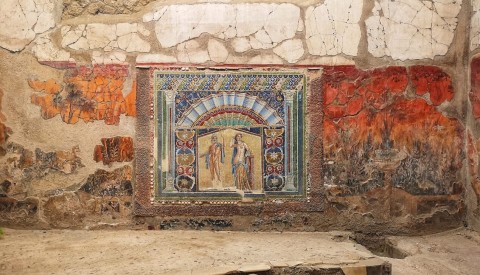 Gaze on fabulous mosaics and frescoes and learn the secrets of art in antiquity 