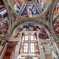 High quality photographs enable you to see the details of Raphael's achievement close up