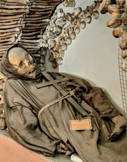 Catacombs of Rome And Capuchin Crypt Tour with Transportation