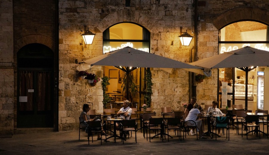 Chianti and San Gimignano: Exclusive Wine and Art Tour