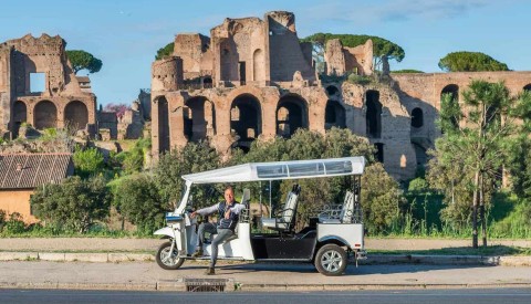 Private Tuk Tuk Tour of Rome - image 1