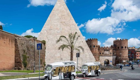 Private Tuk Tuk Tour of Rome - image 4
