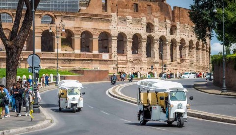 Private Tuk Tuk Tour of Rome - image 3