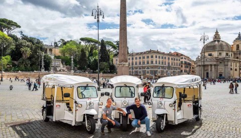 Private Evening Tuk Tuk Tour of Rome - image 4
